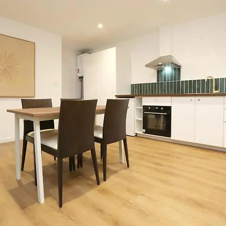 Superbe Avec Ecran Geant Tarbes