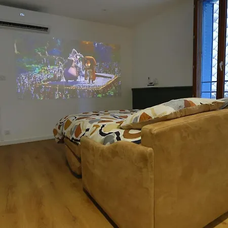 Superbe Avec Ecran Geant