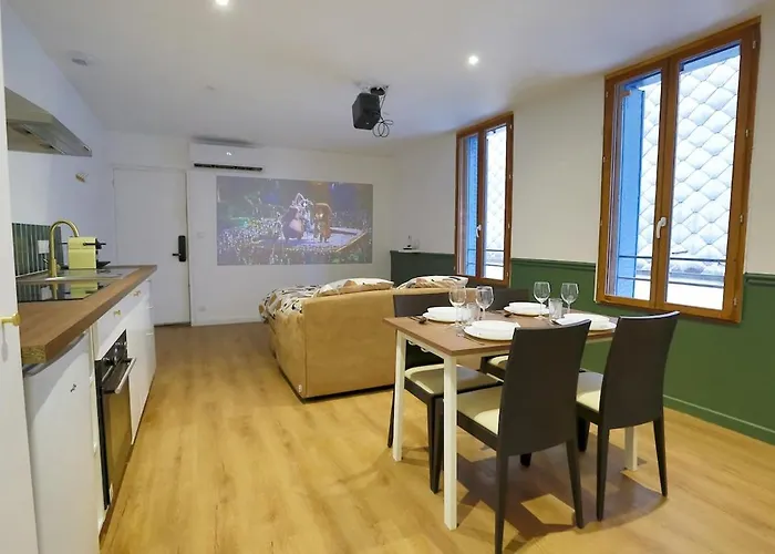 Superbe Avec Ecran Geant * Tarbes